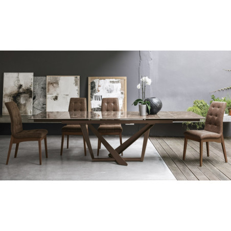 Table de repas extensible PRIAMO - Plateau bois ou céramique ultra résistante, pied central en métal multibranches.