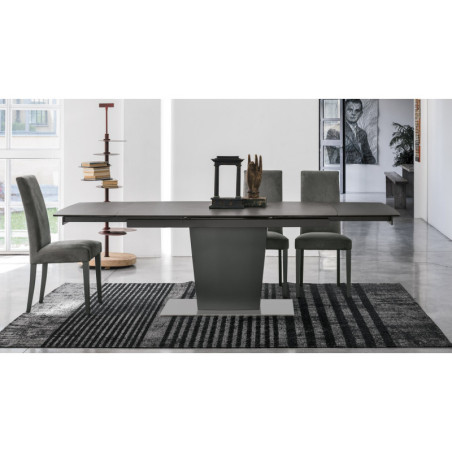 Table de repas extensible COPERNICO - Pied central et plateau en céramique résistant aux rayures, taches et chaleur.