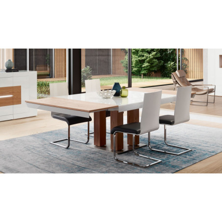 Table de repas extensible carrée VIGO - Bel effet de relief pour mettre en valeur l'authenticité du chêne. Allonges en bout de t