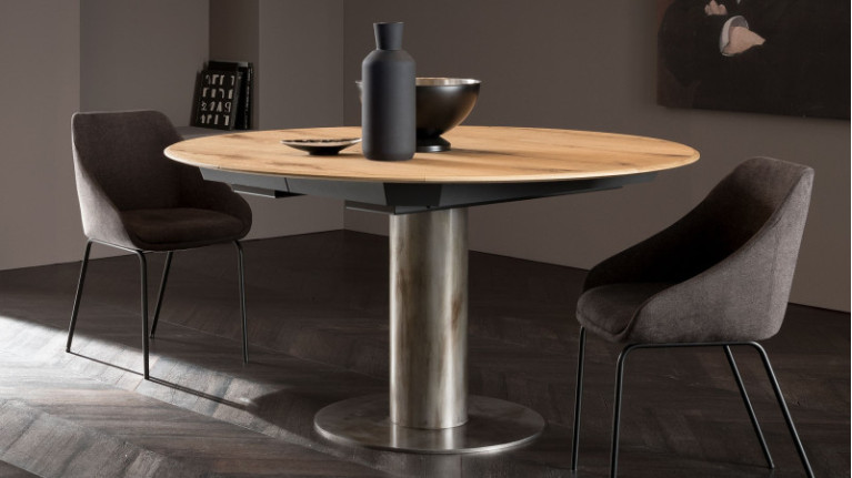 Table de repas ronde extensible ORBY - Son style industriel et vintage prend un minimum de place. Elle s'ouvre pour recevoir jus