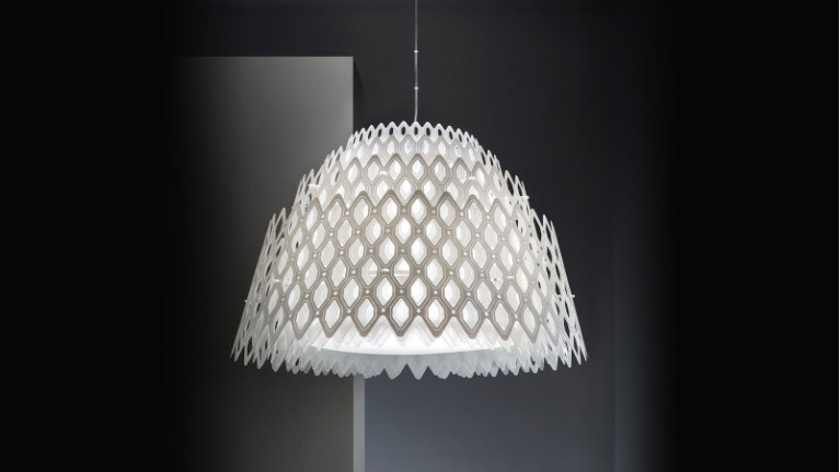 Suspension CHARLOTTE - Suspension moderne disponible en couleur orange, bleu ou blanc