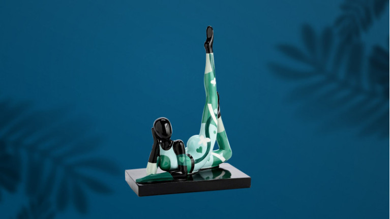 Statue WOMAN