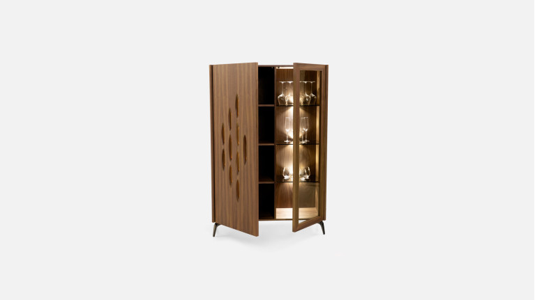 Vitrine OROS - Placage noyer naturel | Élégance sculptée et éclairage