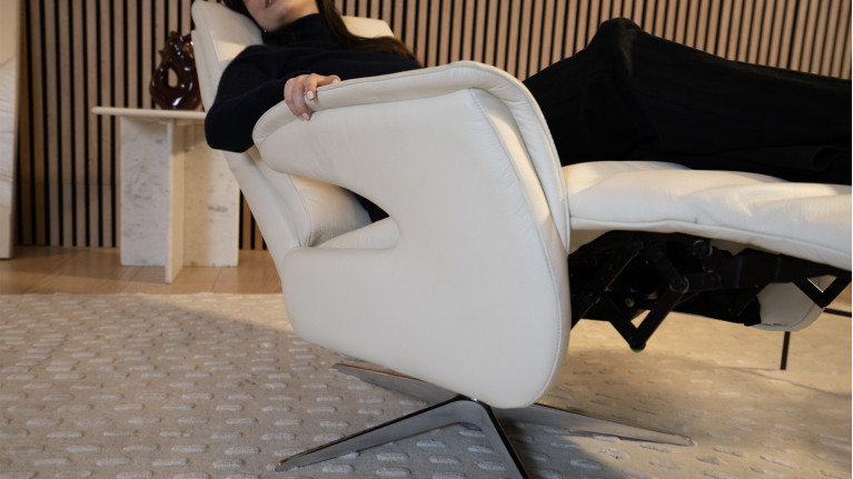 Fauteuil relaxation manuelle cuir GUSTAV | Un confort moelleux