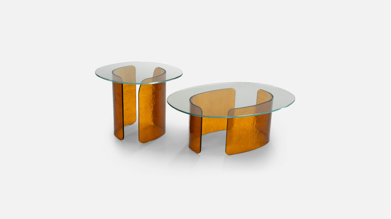 Bout de canapé VIRGOLA | Design en verre fusionné et trempé