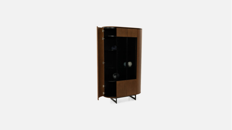 Vitrine COSMOS noyer | Design galbé et portes en verre fumé