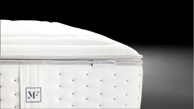 Matelas SUITE DIAMOND | Soutien ferme avec surmatelas au choix