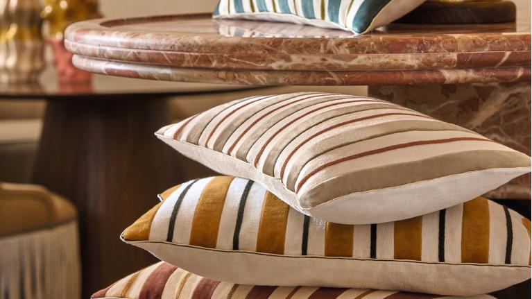 Coussin JOSHUA brodé | Coussin rayé 30x50 cm