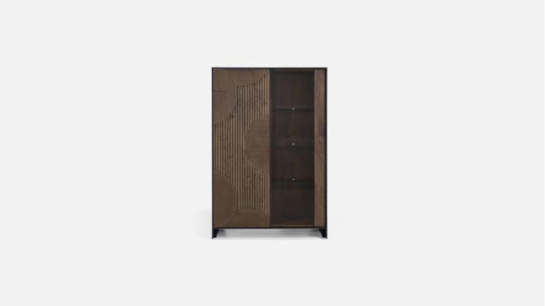 Vitrine NEO EQUINOXE – Placage chêne, étagères verre et éclairage LED