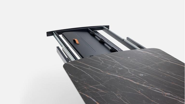 Table extensible ONTARIO, plateau céramique et piètement étoile