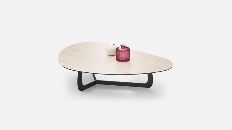 Table basse SOHO - Plateau céramique et piètement fer laqué noir