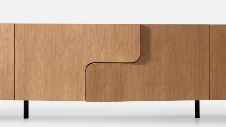 Meuble TV JADE avec rangements intégrés et piètement métal
