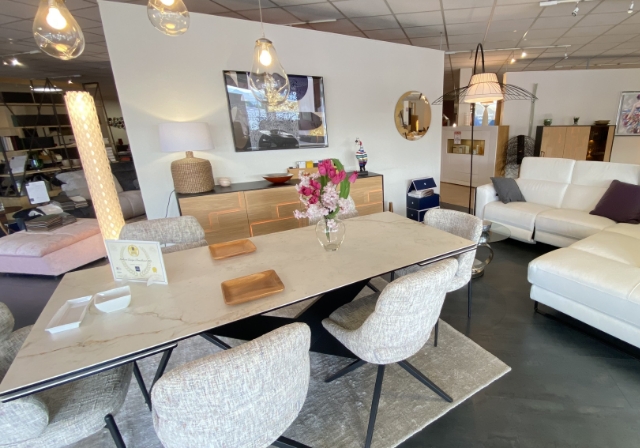 Tables et chaises design dans votre magasin de meubles au Puy-en-Velay