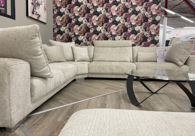 Canapés design en tissu, cuir ou textile moderne dans votre magasin de meubles à Epinal